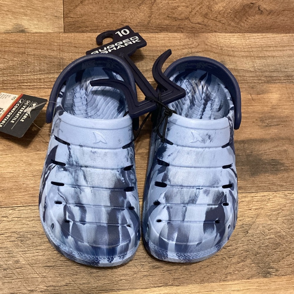 CROCS Blue Sandals with Ventilation and Sturdy Sole